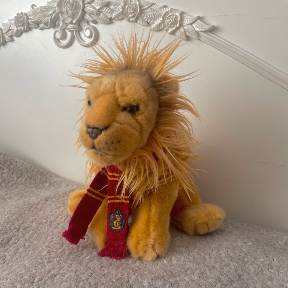 Gryffindor Lion Plush - Picture 2 of 5